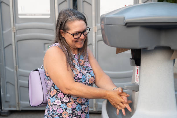 Best Luxury portable toilet rental  in Loretto, TN